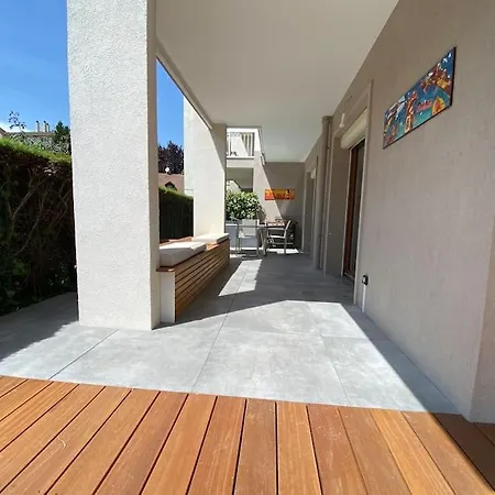 Proche Du Et Des Commerces, Neuf, Au Calme, Avec 3 Et Grande Terrasse Apartament