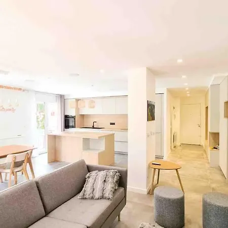 Apartament Proche Du Et Des Commerces, Neuf, Au Calme, Avec 3 Et Grande Terrasse Annecy